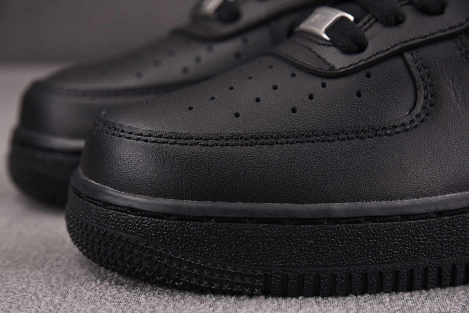 AF1黑 EUR:35.5-48.5纯原版出品-NK Air Force 1 Low '07 Black