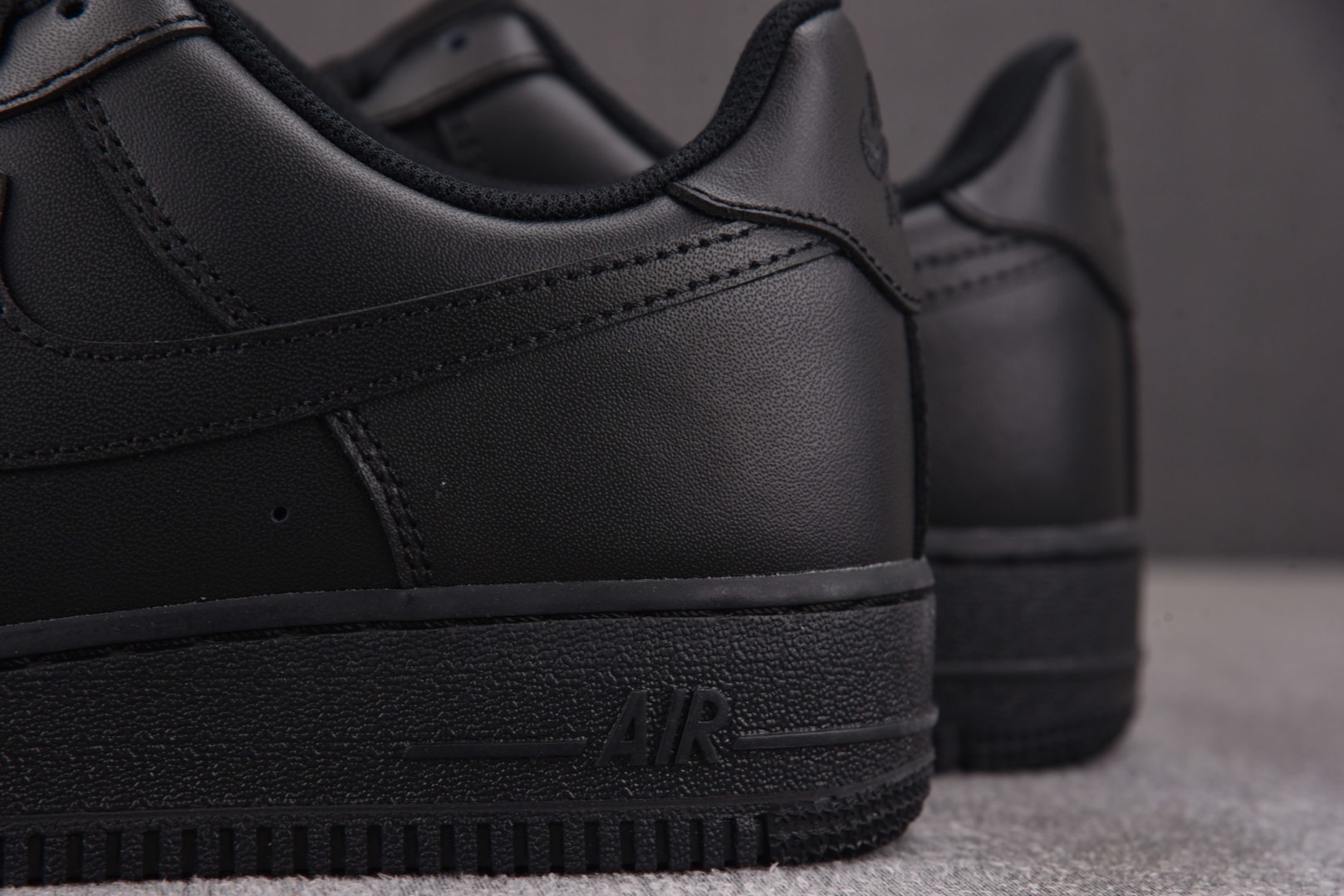 AF1黑 EUR:35.5-48.5纯原版出品-NK Air Force 1 Low '07 Black