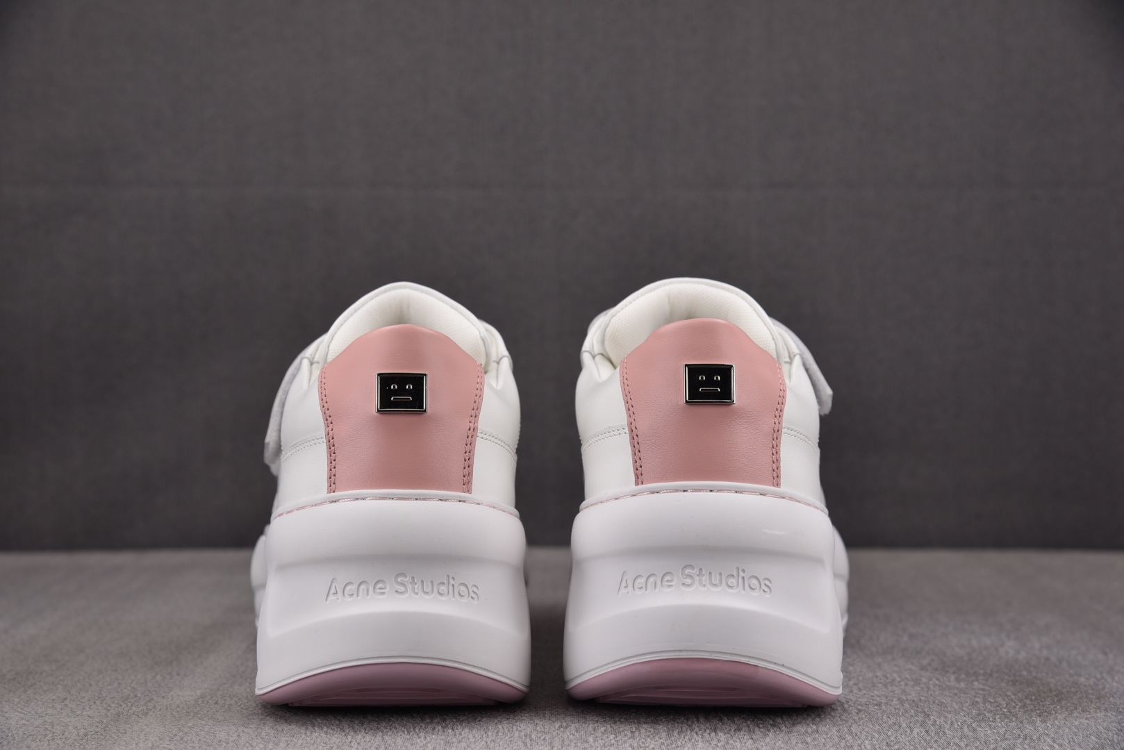 Acne EUR:35-40纯原版出品-Acne Studios 粉白 YZ022尺码：35 36 37