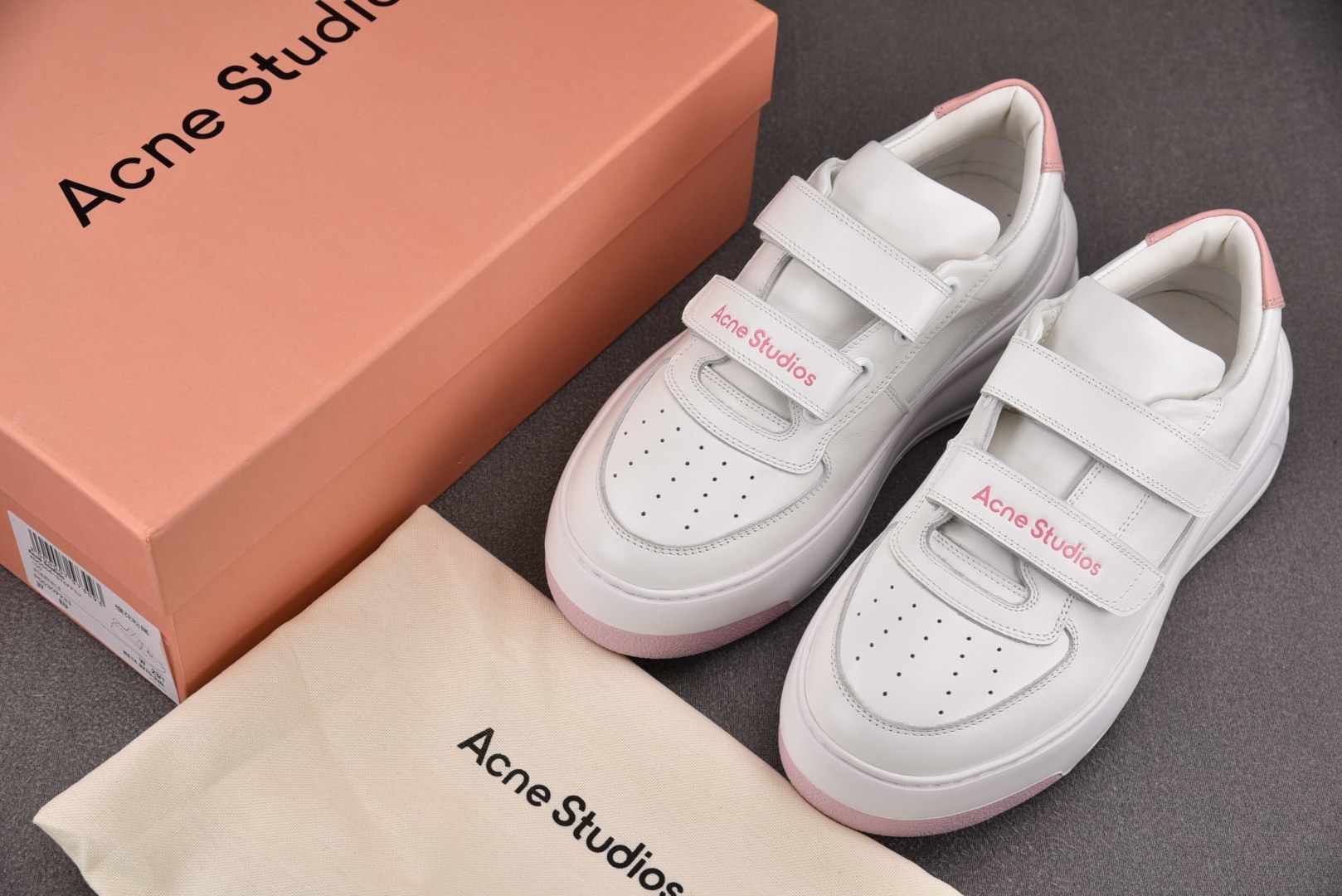 Acne EUR:35-40纯原版出品-Acne Studios 粉白 YZ022尺码：35 36 37