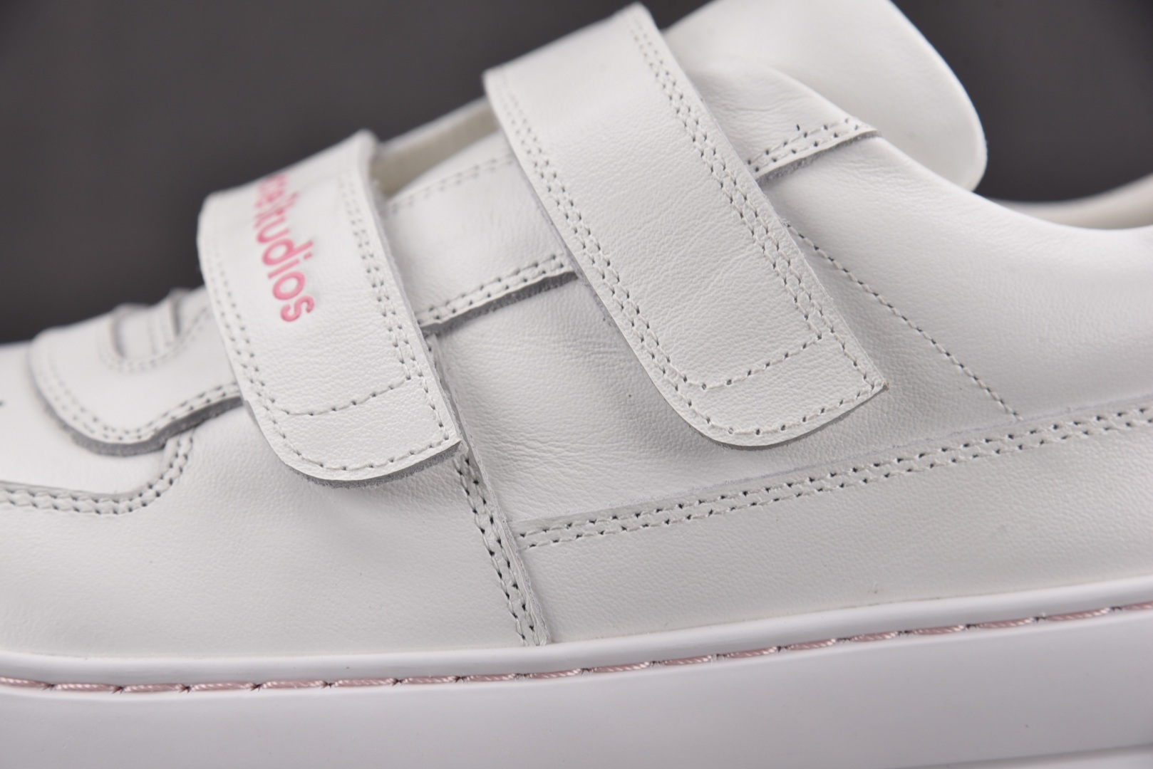 Acne EUR:35-40纯原版出品-Acne Studios 粉白 YZ022尺码：35 36 37