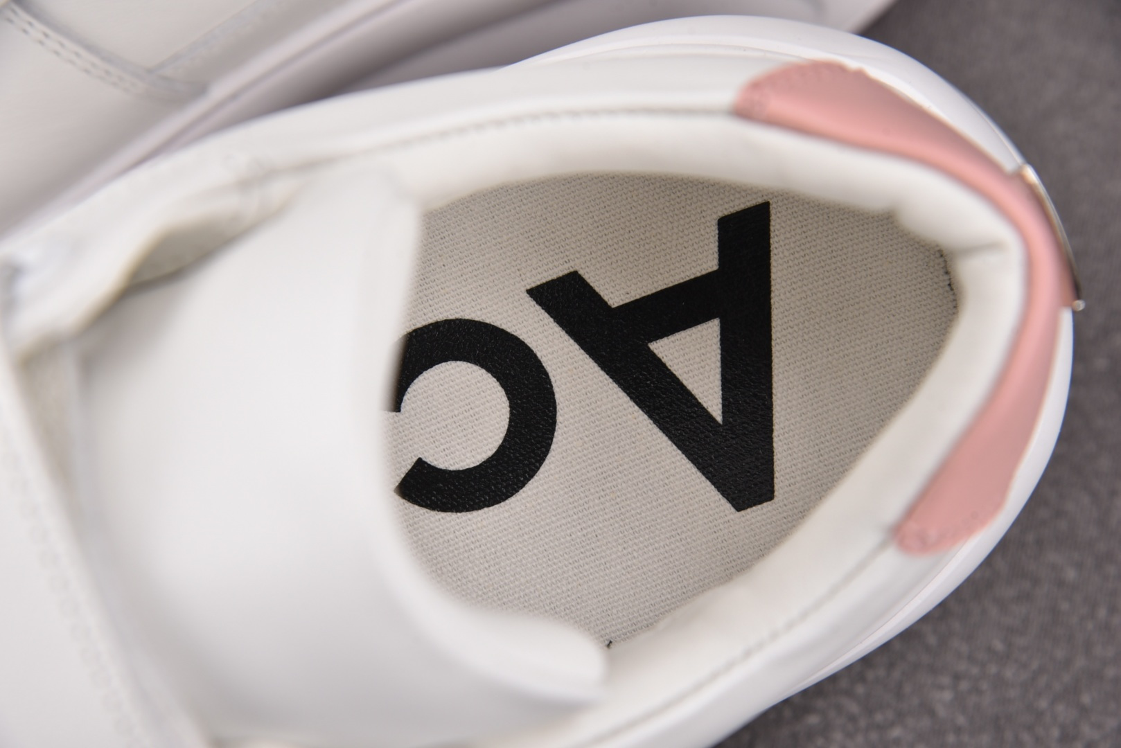 Acne EUR:35-40纯原版出品-Acne Studios 粉白 YZ022尺码：35 36 37