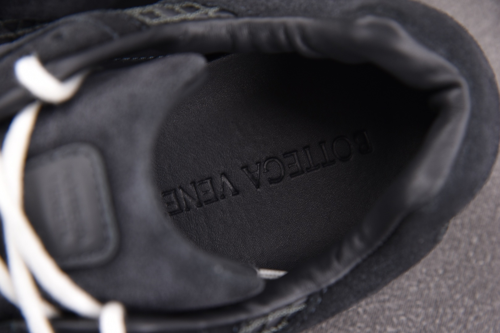 葆蝶家 尺码:35-46纯原版出品-Bottega Veneta 黑色 YZ004尺码：35 36 37