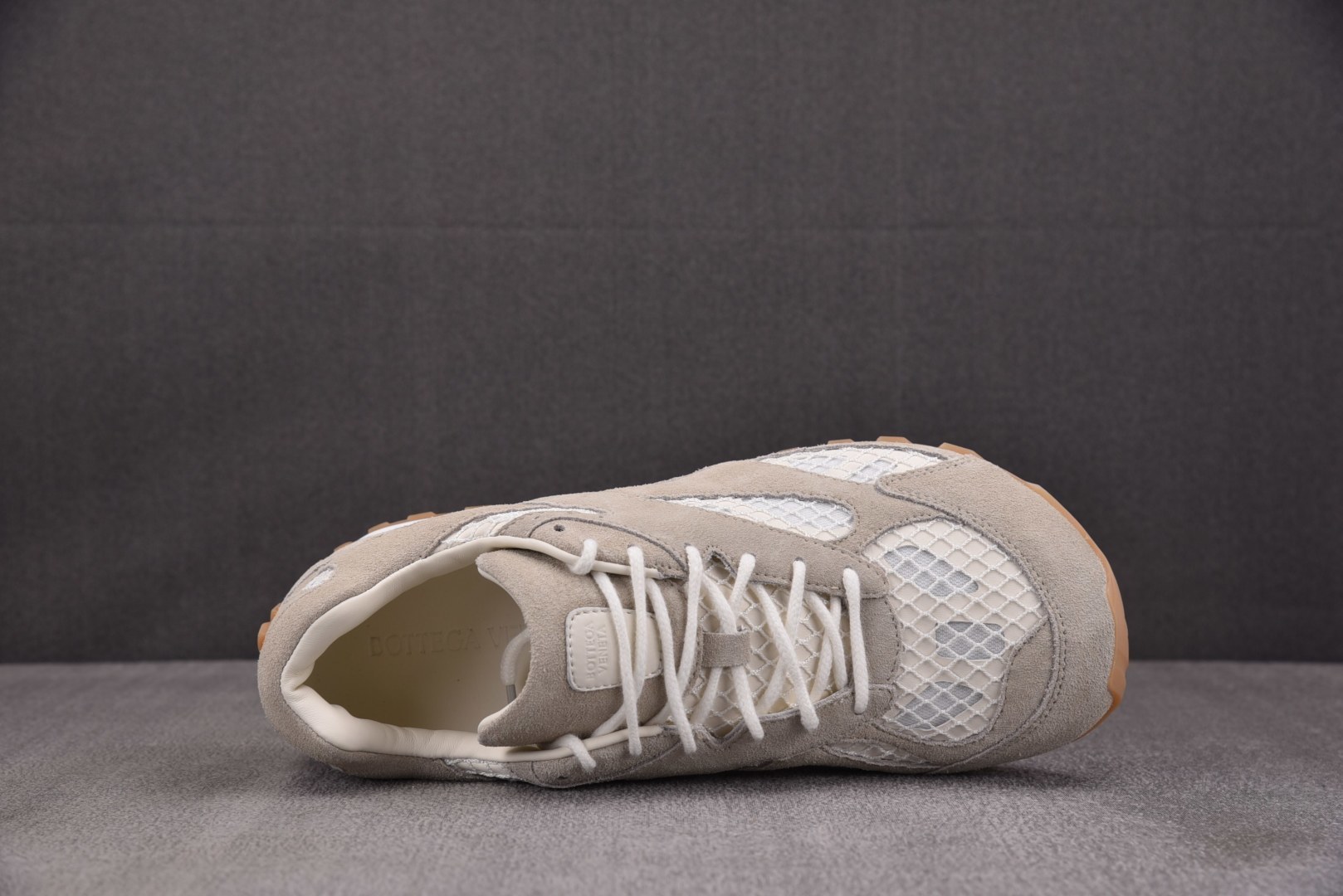 葆蝶家 尺码:35-46纯原版出品-Bottega Veneta 灰白 YZ004尺码：35 36 37