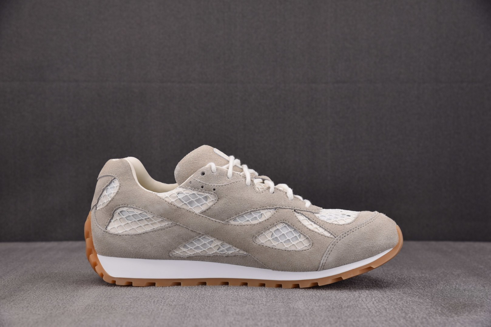 葆蝶家 尺码:35-46纯原版出品-Bottega Veneta 灰白 YZ004尺码：35 36 37