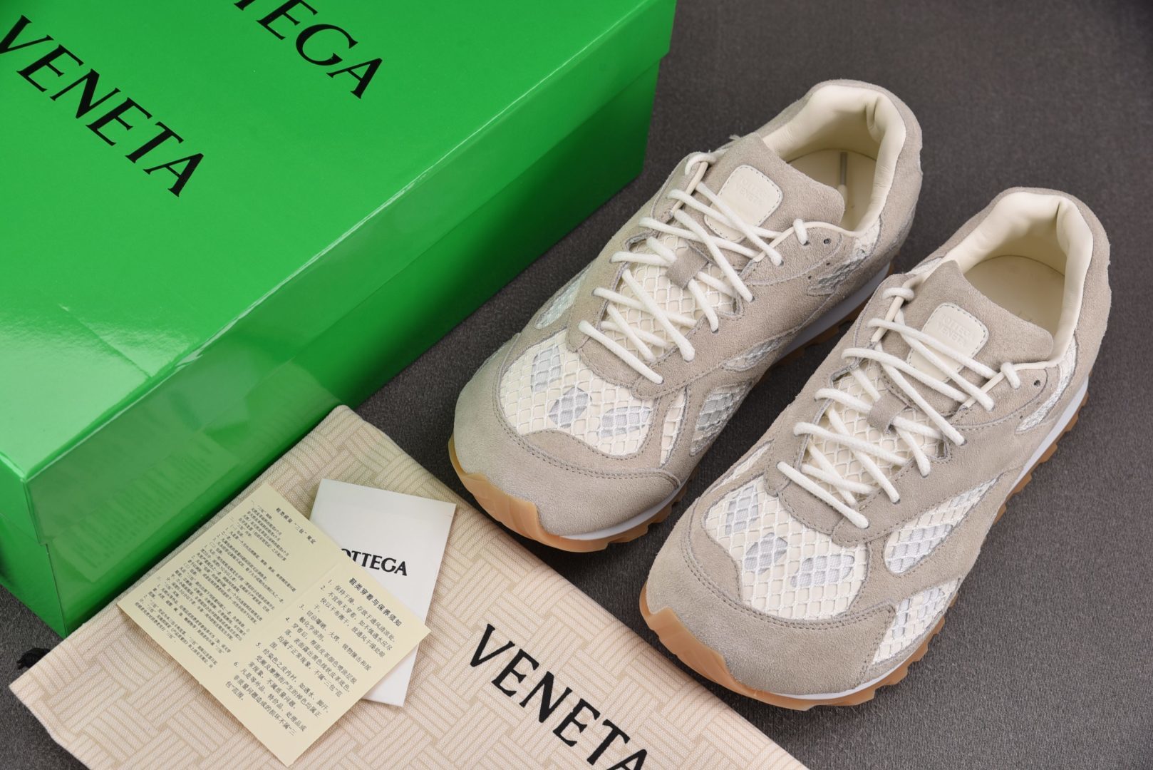 葆蝶家 尺码:35-46纯原版出品-Bottega Veneta 灰白 YZ004尺码：35 36 37