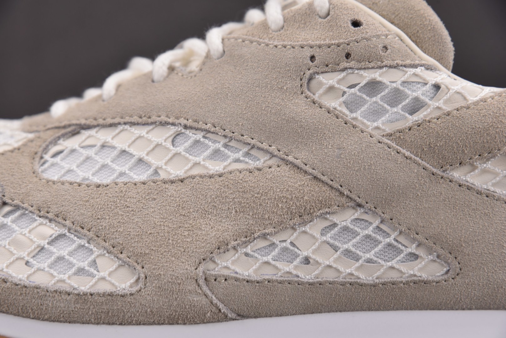 葆蝶家 尺码:35-46纯原版出品-Bottega Veneta 灰白 YZ004尺码：35 36 37