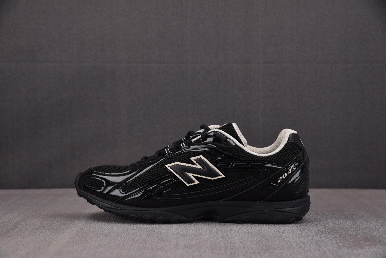 New Balance 204L Black Timberwolf 黑色 U204LMRA 尺寸 36 