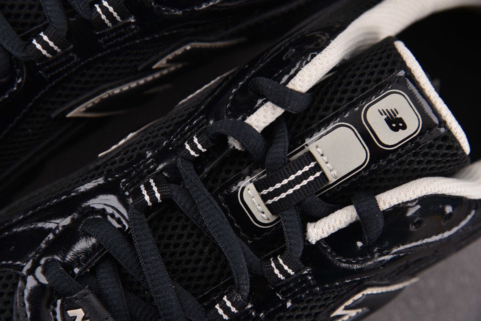 New Balance 204L Black Timberwolf 黑色 U204LMRA 尺寸 36 