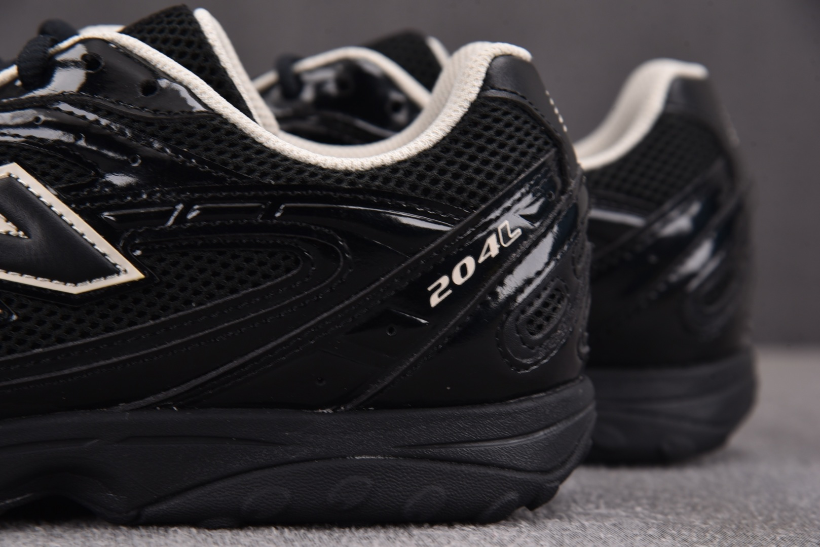 New Balance 204L Black Timberwolf 黑色 U204LMRA 尺寸 36 