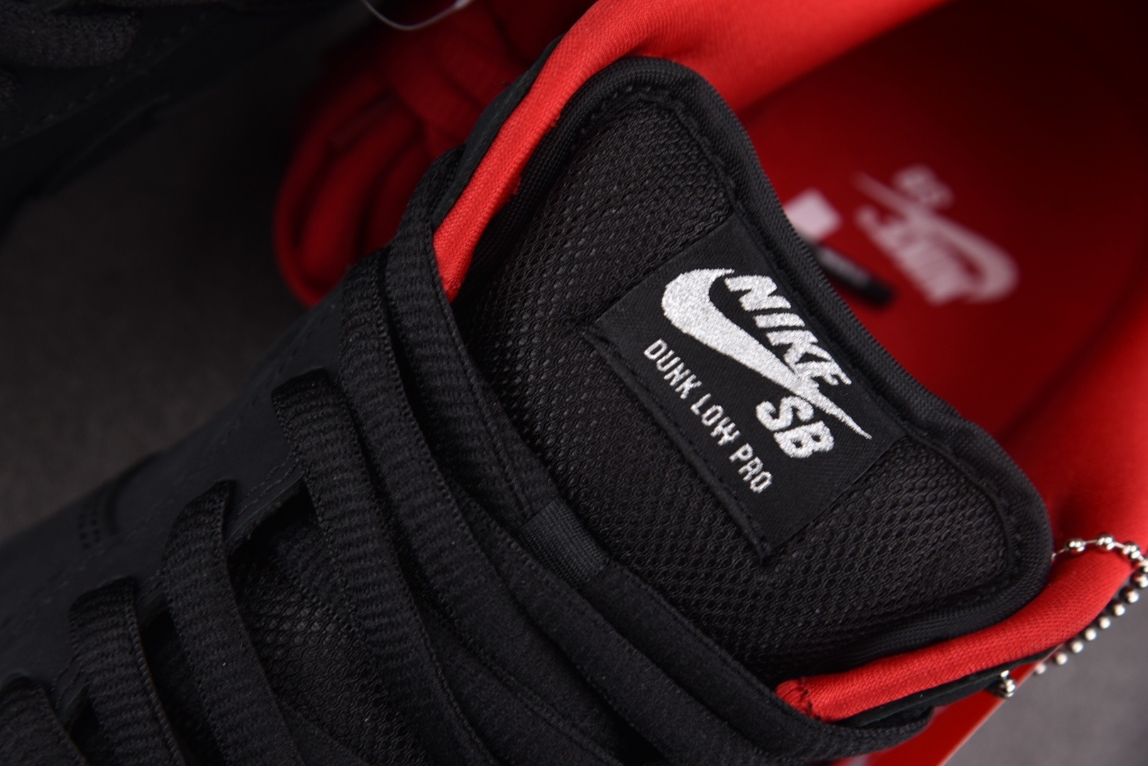 NK SB Dunk Low Supreme 94 Black 黑色 HQ8487-001 尺寸 40 