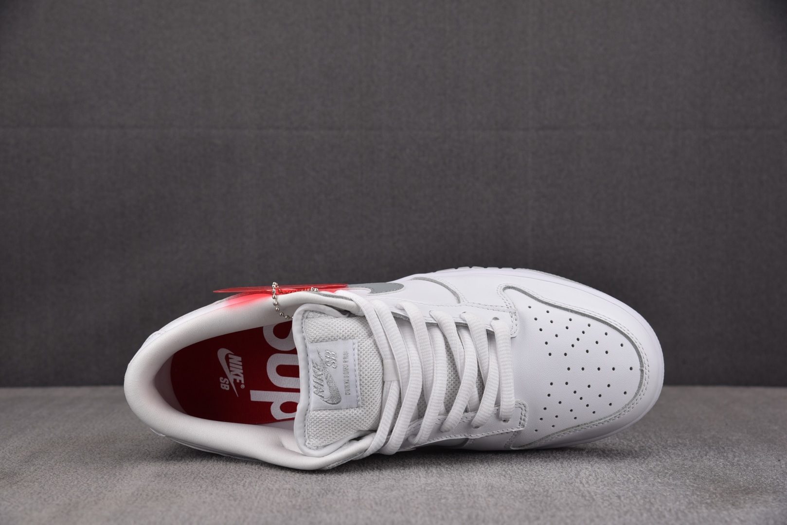 NK SB Dunk Low Supreme 94 White Metallic Silver 白银 H