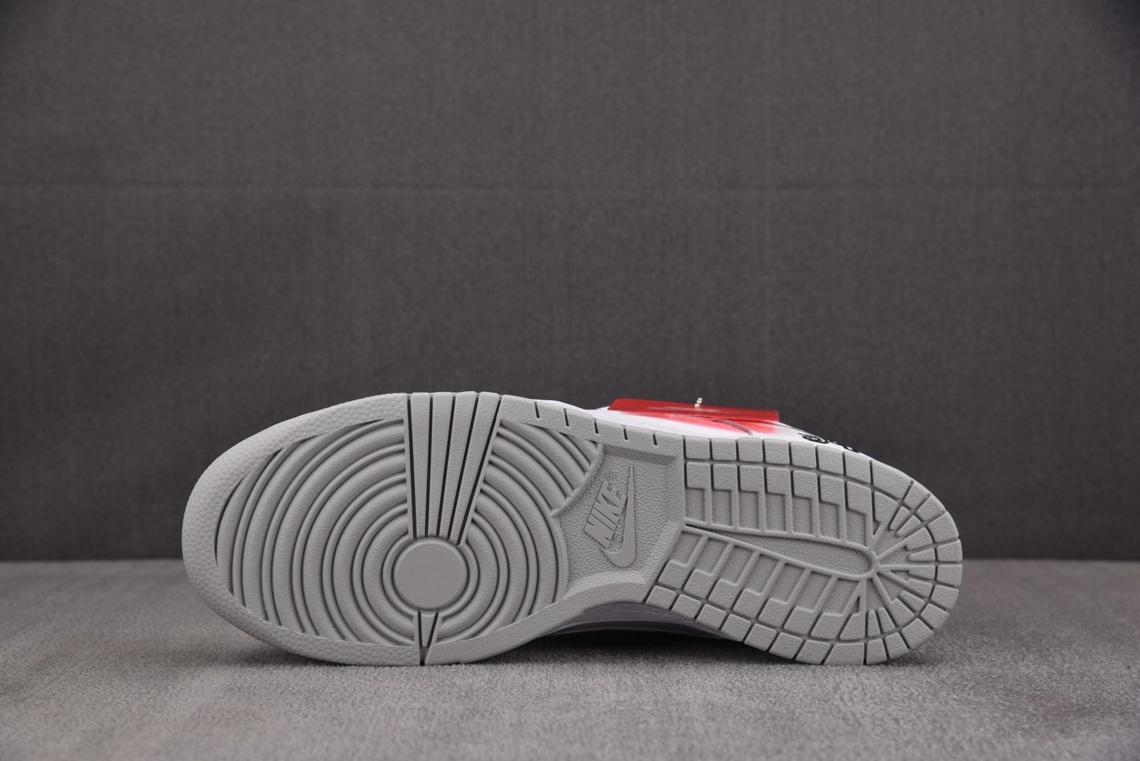 NK SB Dunk Low Supreme 94 White Metallic Silver 白银 H