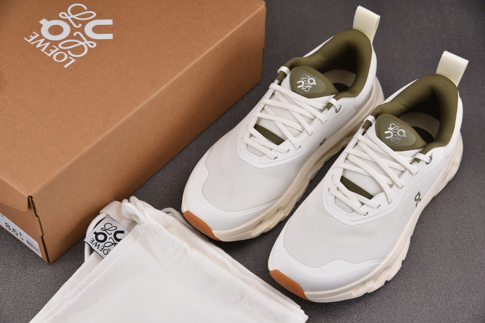 On x LOEWE Cloudtilt 2.0 白色 卡其 尺寸 40 40.5 41 42 42.5