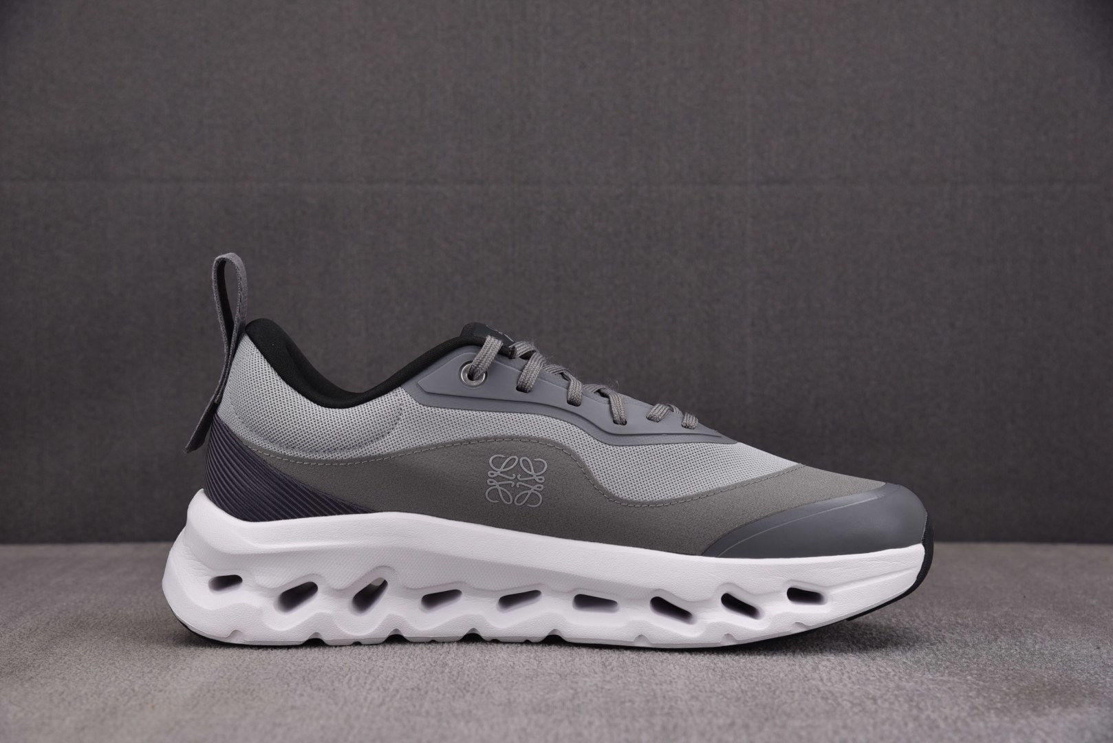 On x LOEWE Cloudtilt 2.0 灰白 尺寸 40 40.5 41 42 42.5 43