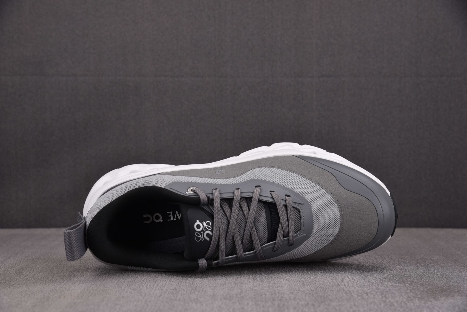 On x LOEWE Cloudtilt 2.0 灰白 尺寸 40 40.5 41 42 42.5 43