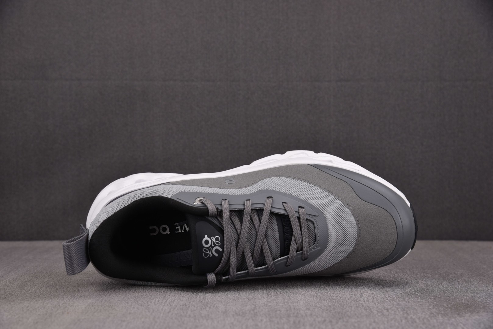 On x LOEWE Cloudtilt 2.0 灰白 尺寸 40 40.5 41 42 42.5 43