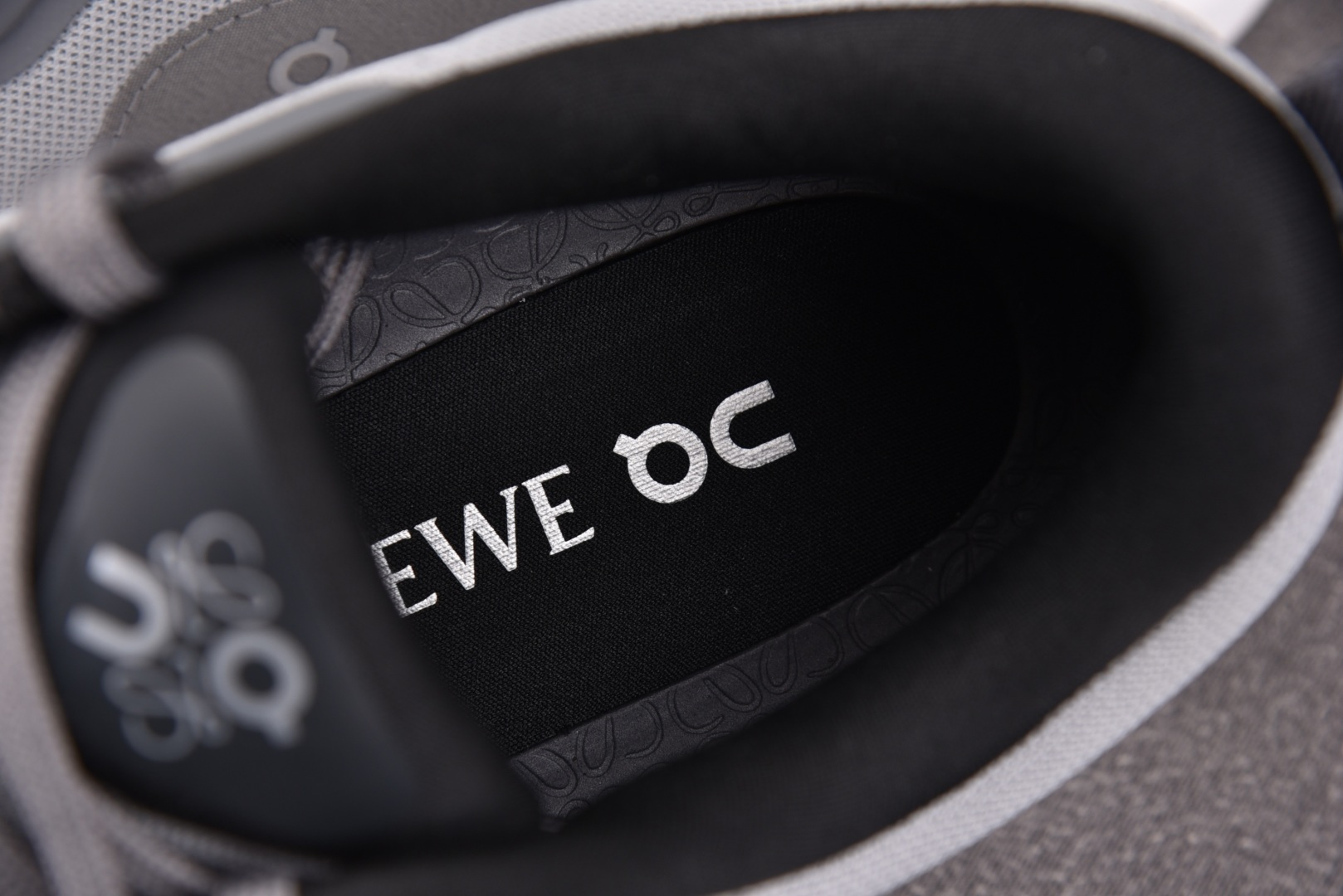 On x LOEWE Cloudtilt 2.0 灰白 尺寸 40 40.5 41 42 42.5 43