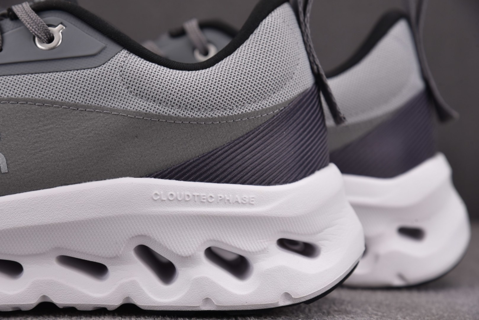 On x LOEWE Cloudtilt 2.0 灰白 尺寸 40 40.5 41 42 42.5 43