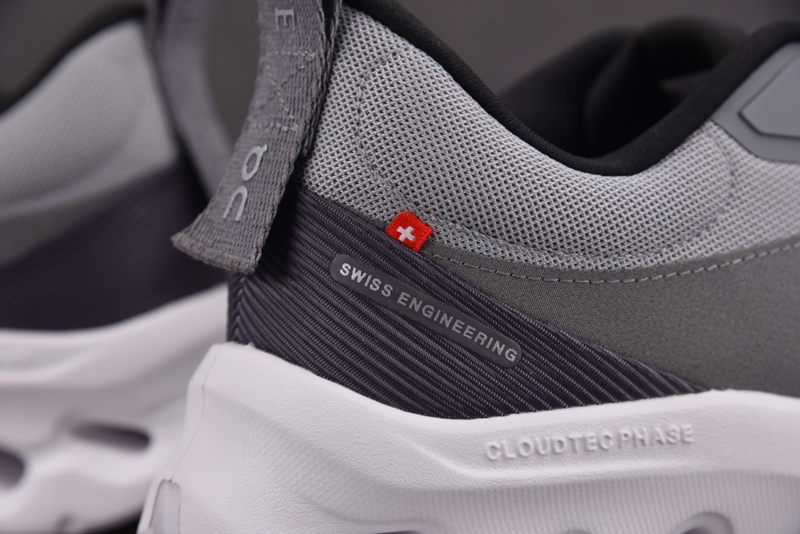 On x LOEWE Cloudtilt 2.0 灰白 尺寸 40 40.5 41 42 42.5 43