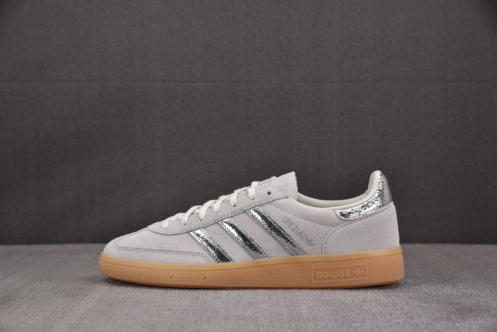 (纯原)Adidas Handball Spezial 阿迪达斯经典款牛皮复古休闲板鞋 白银生胶 HQ0