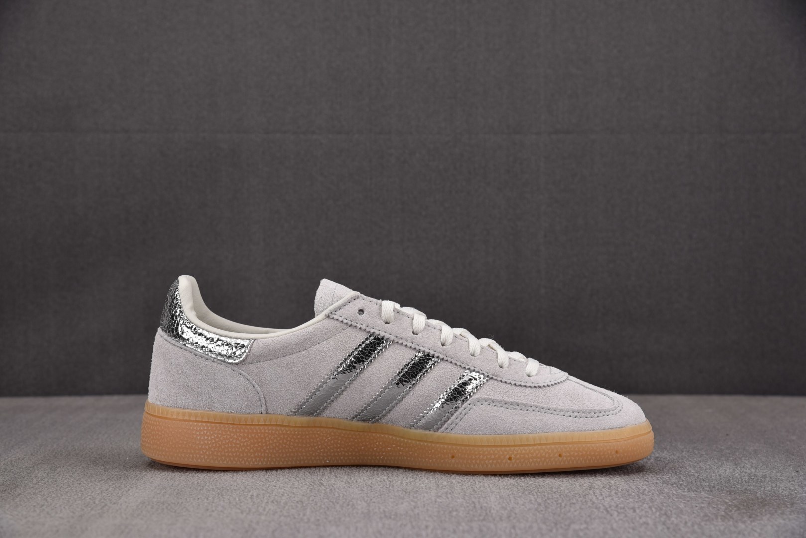 (纯原)Adidas Handball Spezial 阿迪达斯经典款牛皮复古休闲板鞋 白银生胶 HQ0