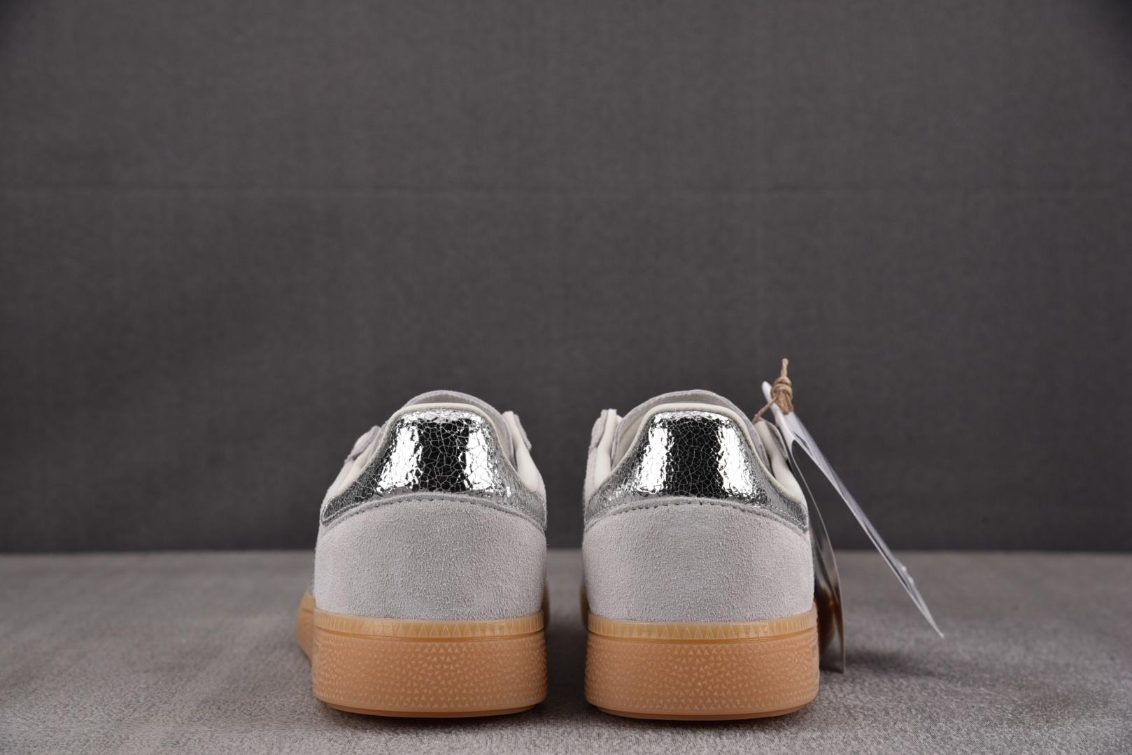 (纯原)Adidas Handball Spezial 阿迪达斯经典款牛皮复古休闲板鞋 白银生胶 HQ0