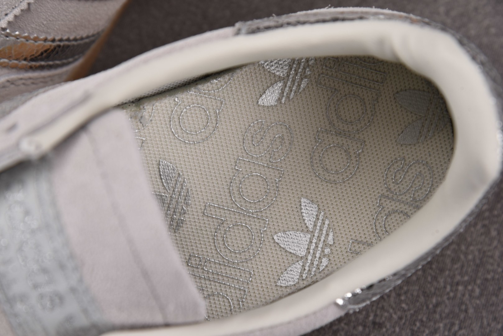 (纯原)Adidas Handball Spezial 阿迪达斯经典款牛皮复古休闲板鞋 白银生胶 HQ0