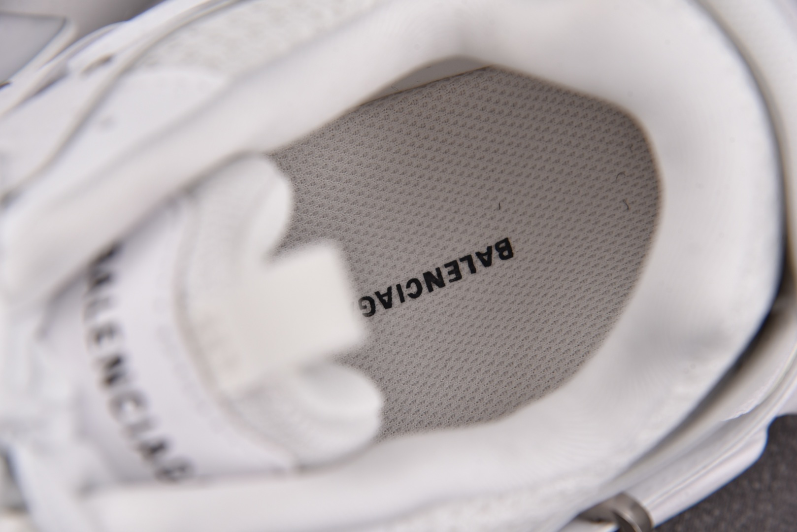 巴黎 EUR:35-46纯原-Balenciaga Track Piercing 白色 YZ018-5 