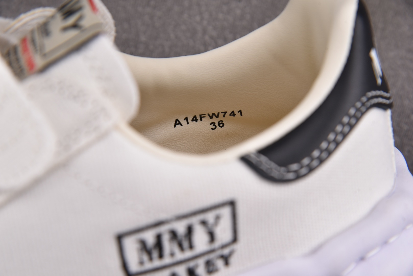 MMY 尺码36-45纯原版出品-MIHARA YASUHIRO 白布 No.606 YZ022尺码：3