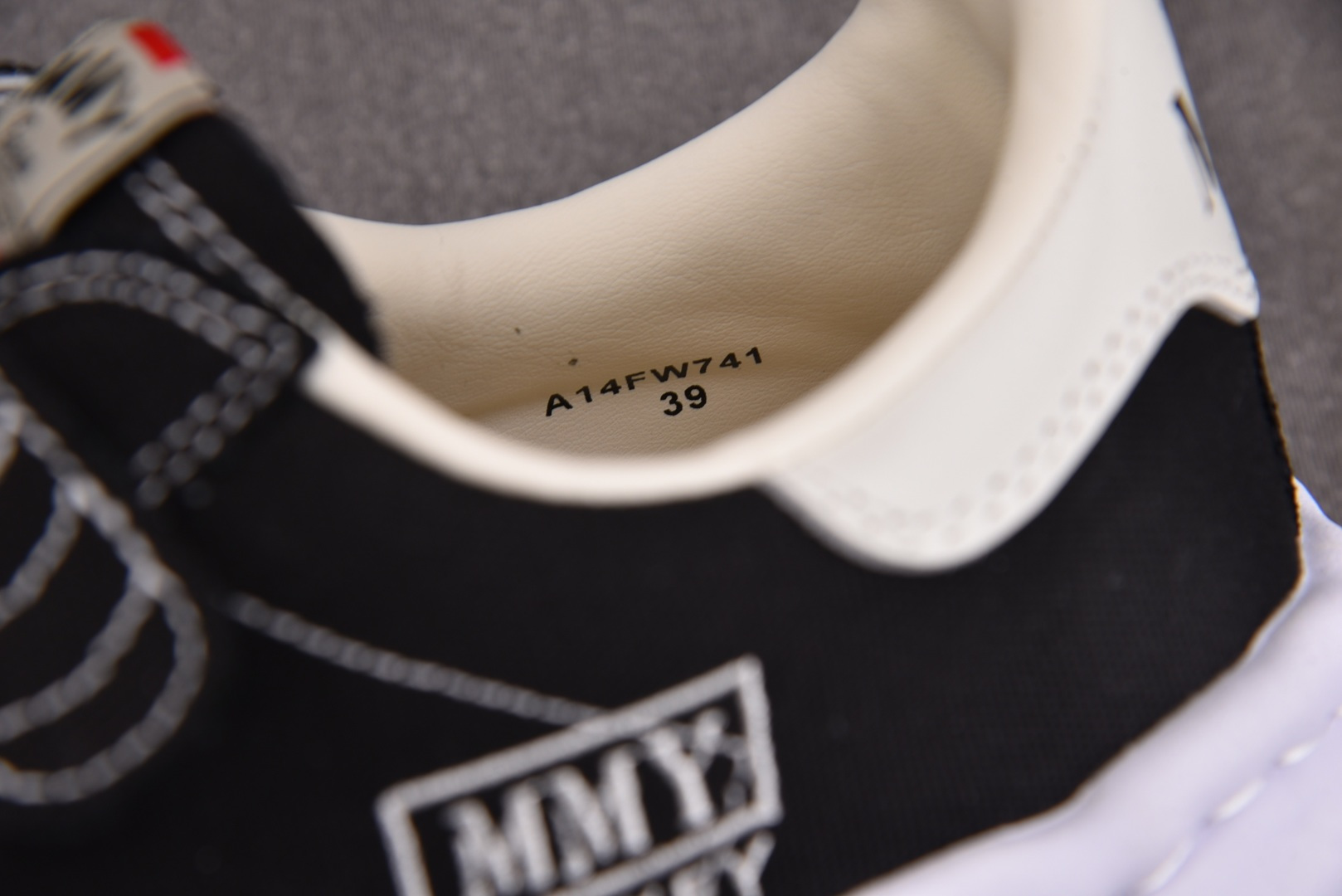 MMY 尺码36-45纯原版出品-MIHARA YASUHIRO 黑白布 No.605 YZ022尺码：