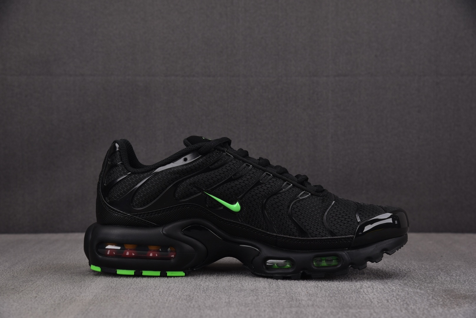 MAX EUR:36-46纯原版出品-NK Air Max Plus Black Green Strik