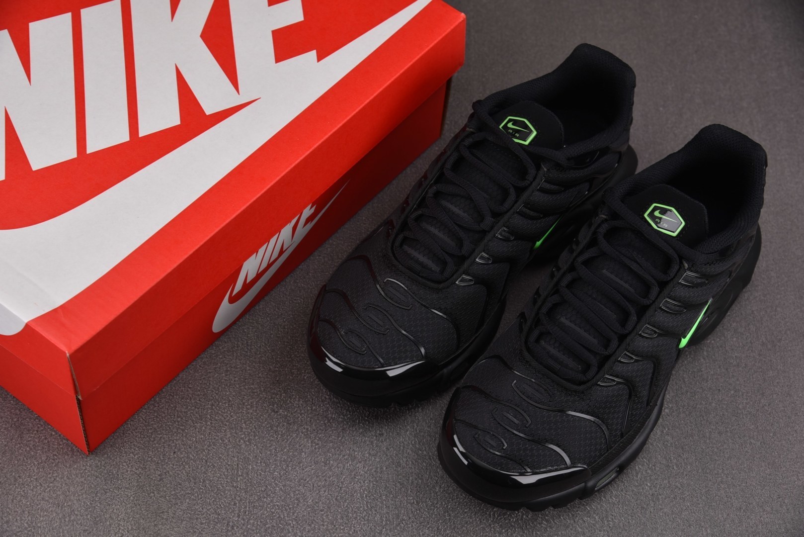 MAX EUR:36-46纯原版出品-NK Air Max Plus Black Green Strik