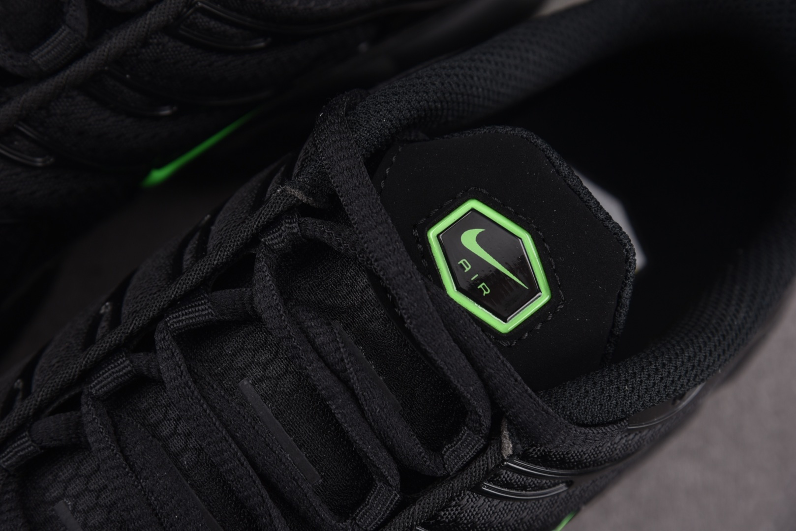 MAX EUR:36-46纯原版出品-NK Air Max Plus Black Green Strik