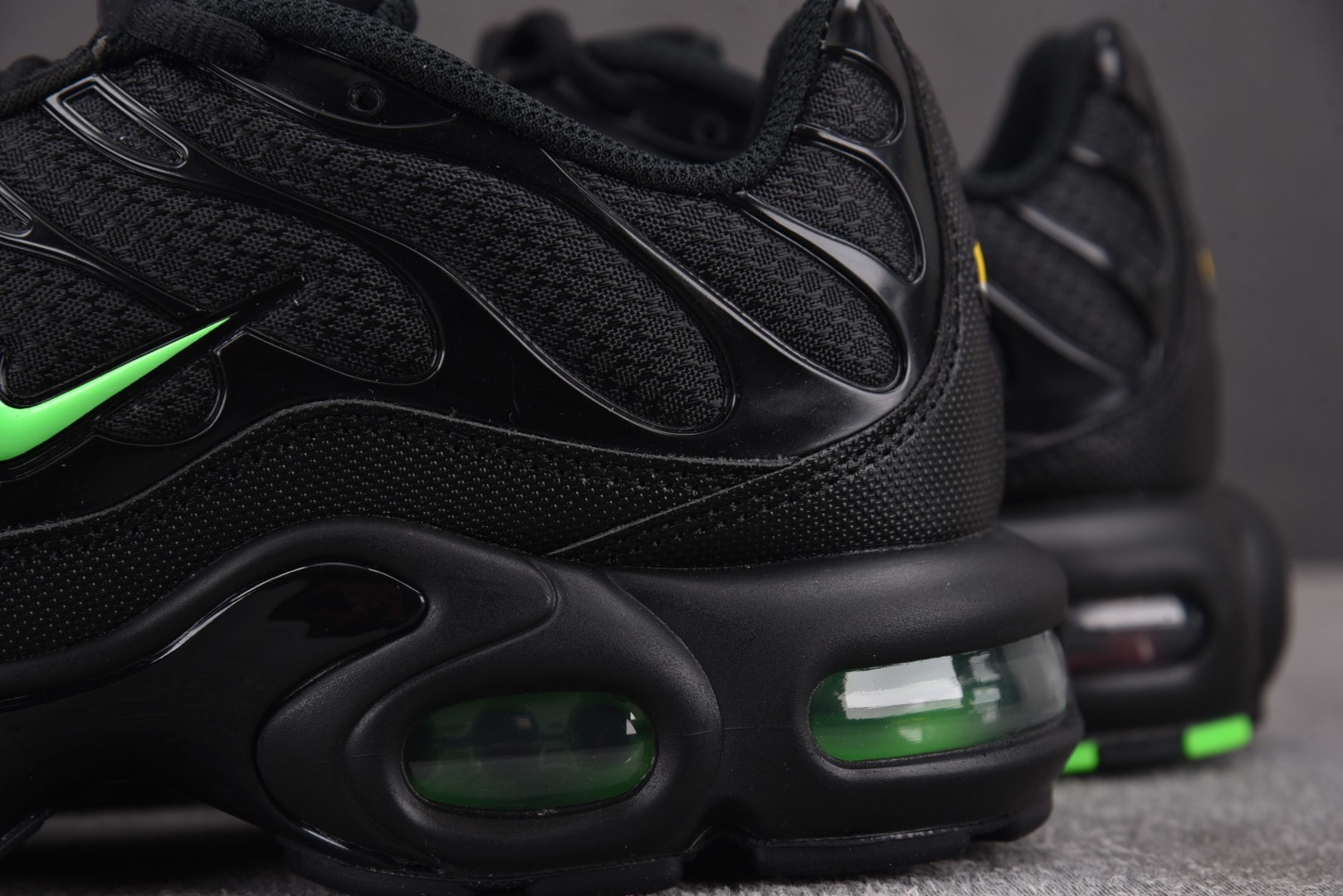MAX EUR:36-46纯原版出品-NK Air Max Plus Black Green Strik