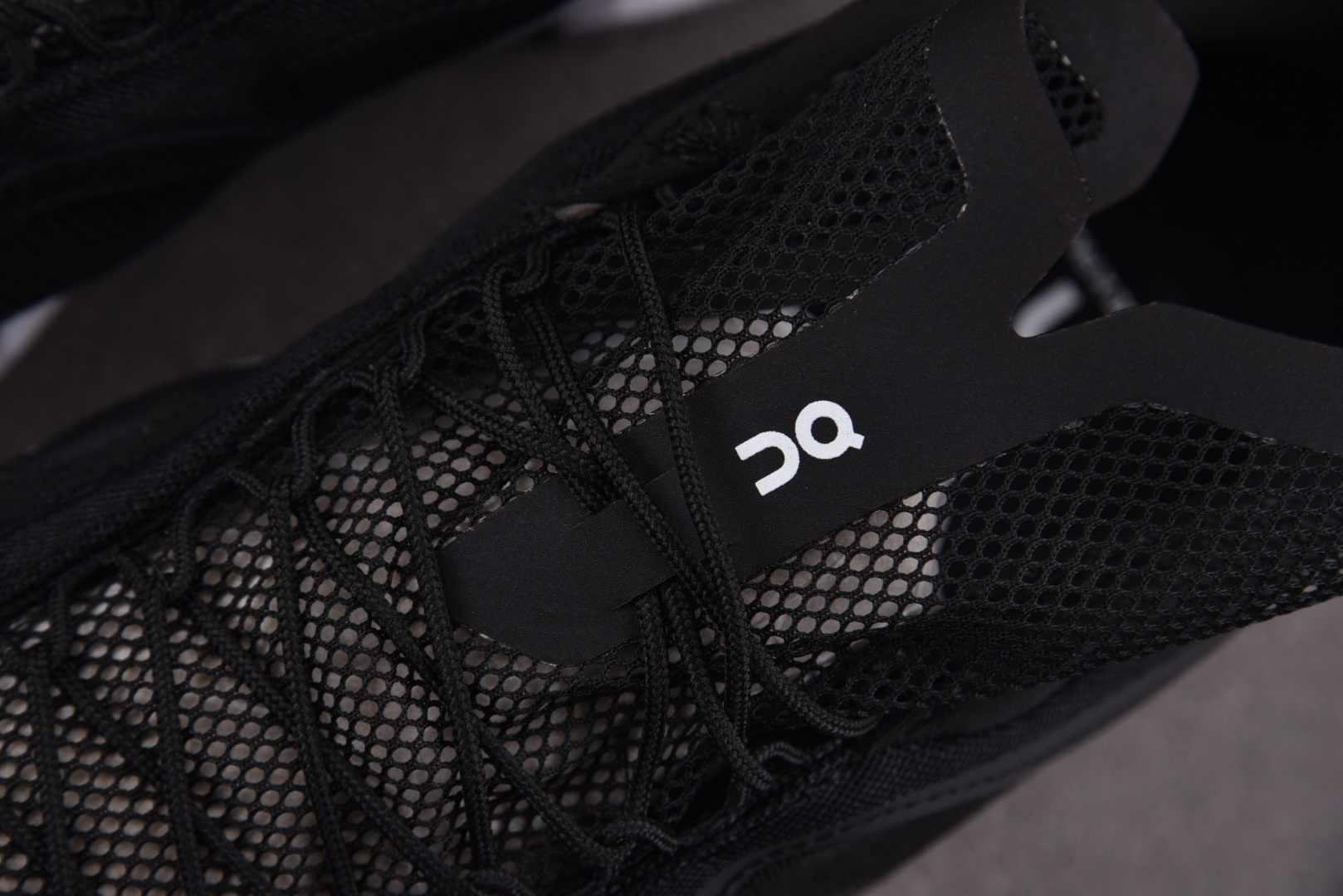 On昂跑 EUR:36-45纯原版出品-FKA x On Cloud X4 黑白 YZ039尺码：36 