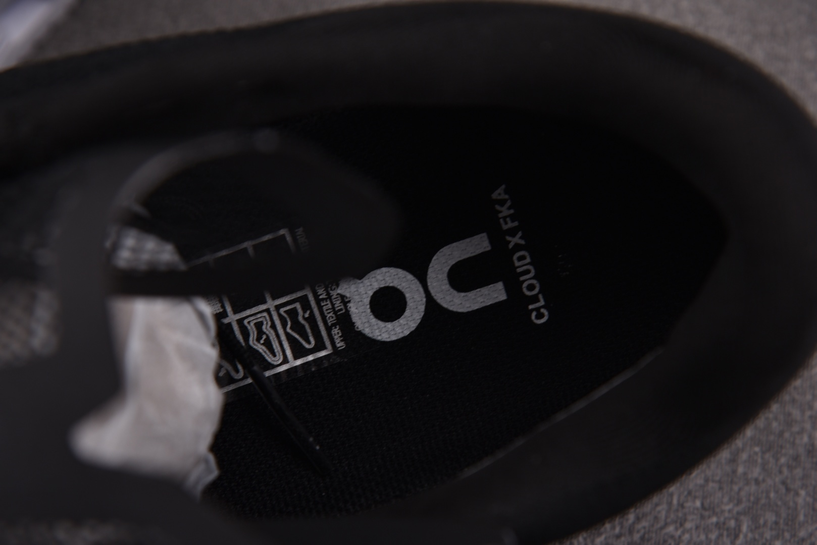 On昂跑 EUR:36-45纯原版出品-FKA x On Cloud X4 黑白 YZ039尺码：36 