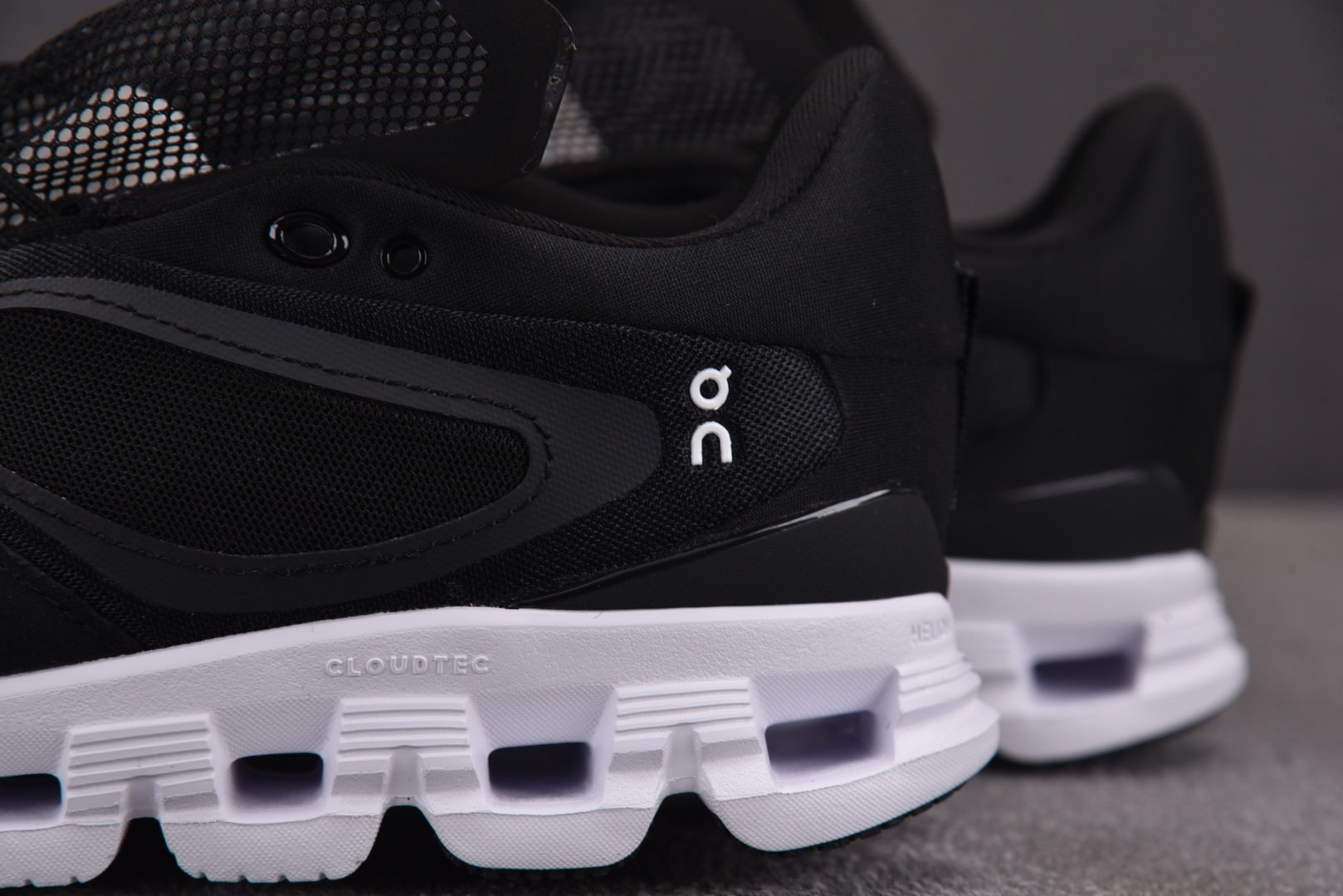 On昂跑 EUR:36-45纯原版出品-FKA x On Cloud X4 黑白 YZ039尺码：36 