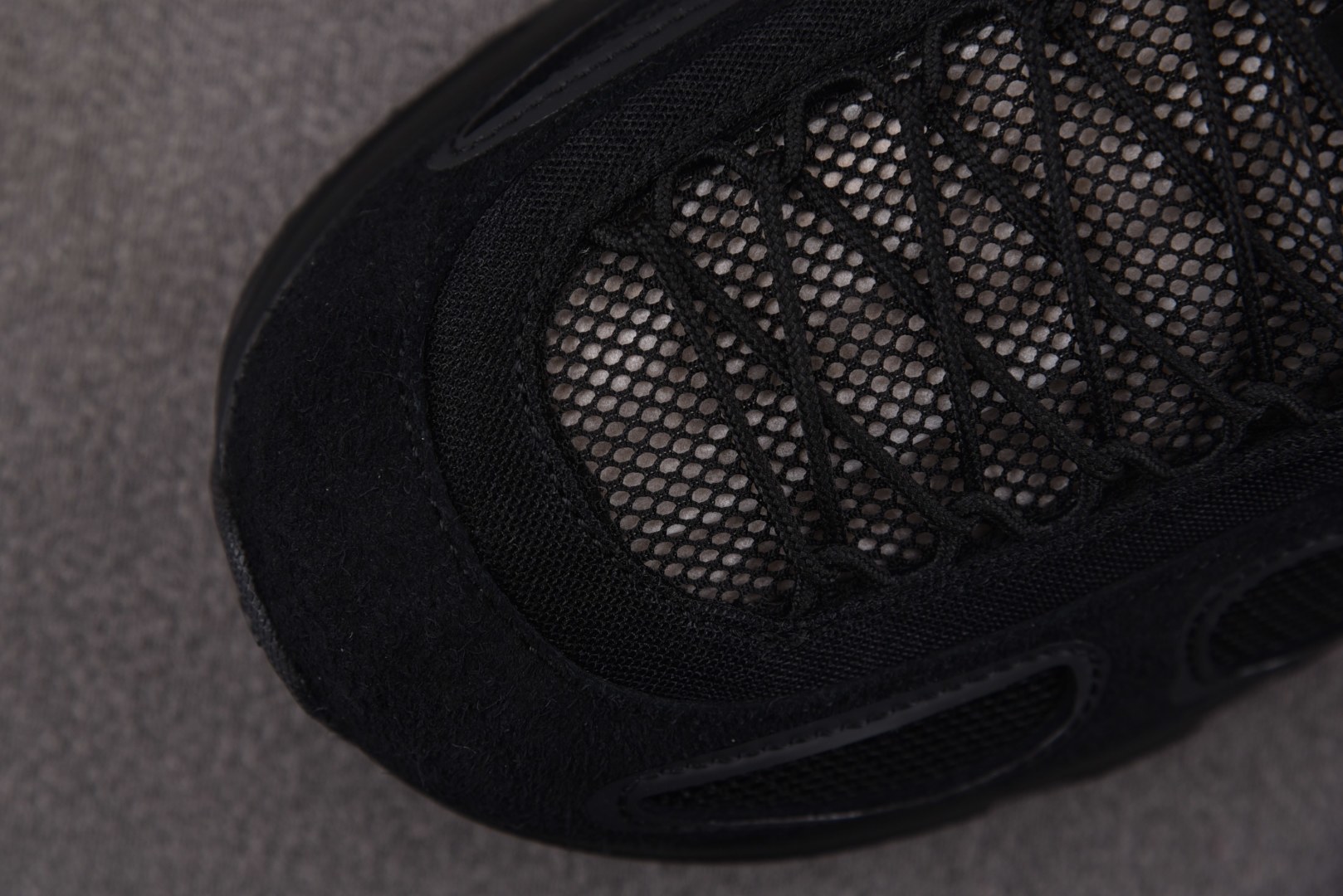 On昂跑 EUR:36-45纯原版出品-FKA x On Cloud X4 黑色 YZ039尺码：36 