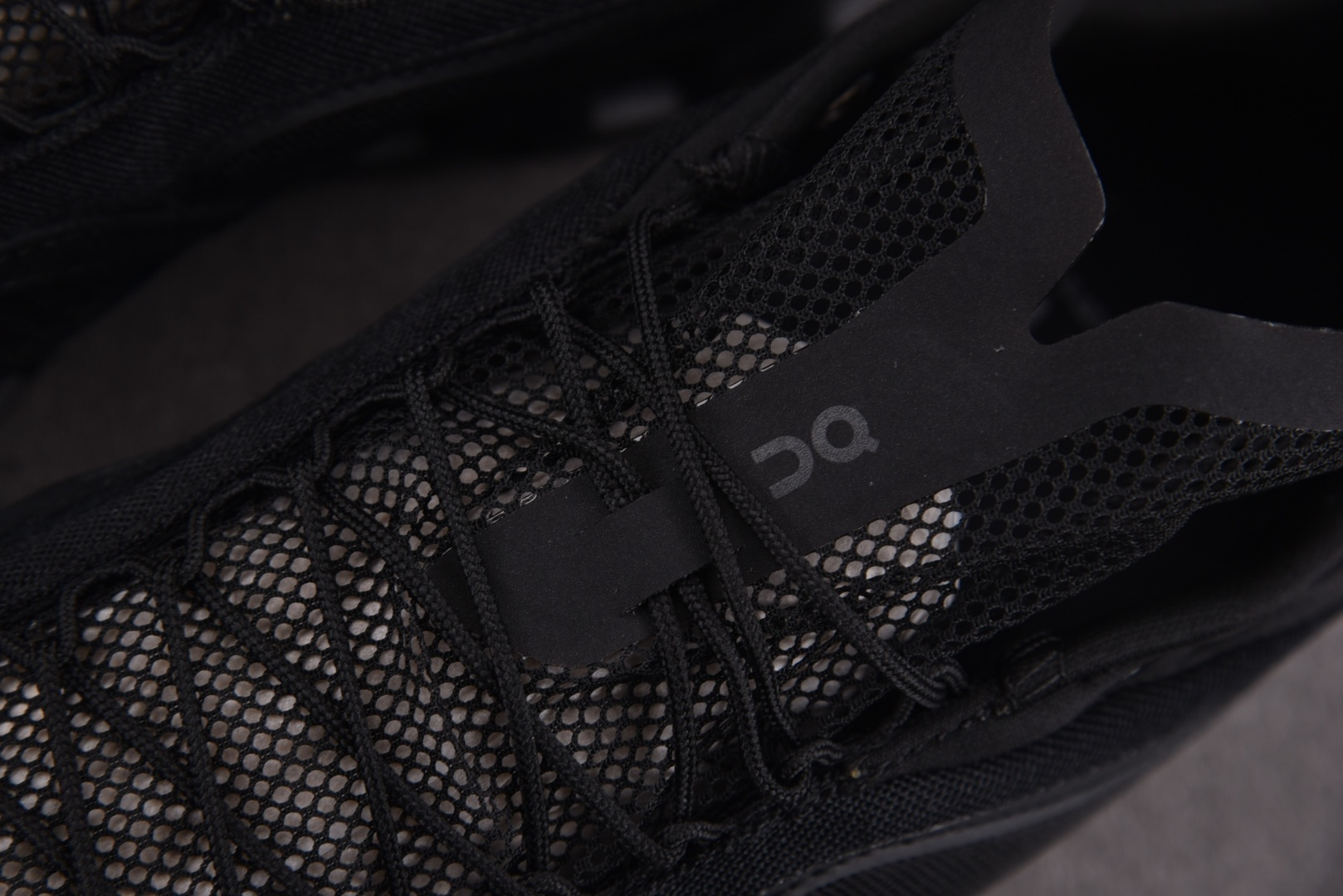 On昂跑 EUR:36-45纯原版出品-FKA x On Cloud X4 黑色 YZ039尺码：36 