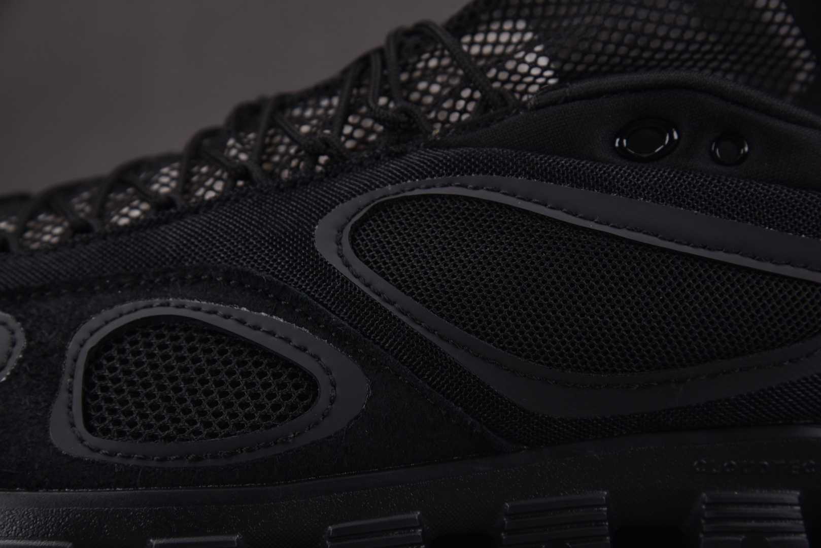 On昂跑 EUR:36-45纯原版出品-FKA x On Cloud X4 黑色 YZ039尺码：36 