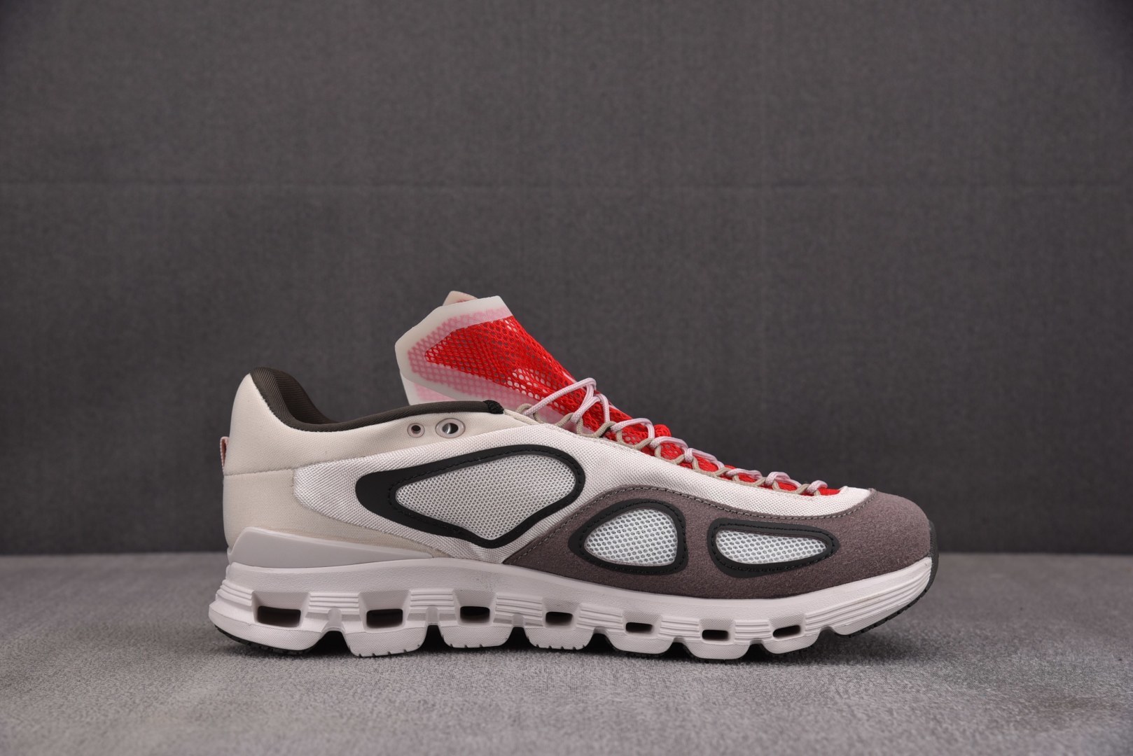 On昂跑 EUR:36-45纯原版出品-FKA x On Cloud X4 灰红 YZ039尺码：36 