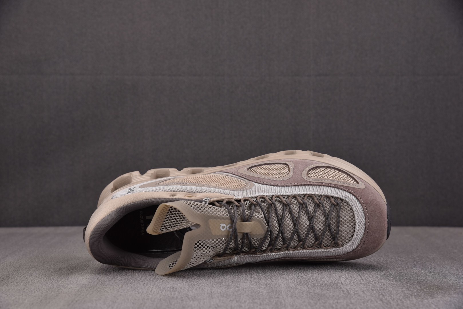 On昂跑 EUR:36-45纯原版出品-FKA x On Cloud X4 米棕 YZ039尺码：36 