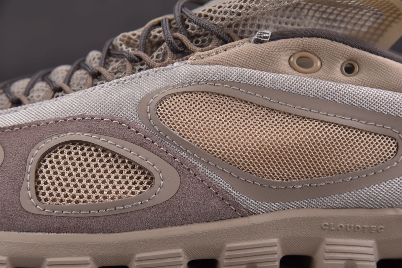 On昂跑 EUR:36-45纯原版出品-FKA x On Cloud X4 米棕 YZ039尺码：36 