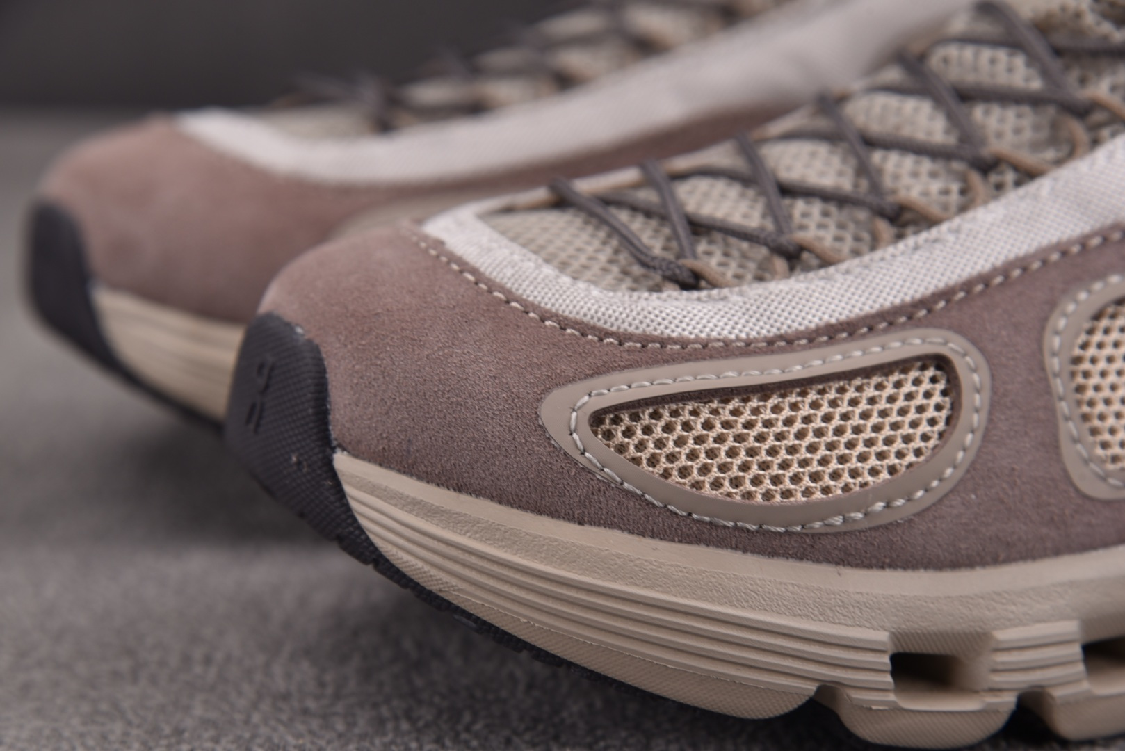 On昂跑 EUR:36-45纯原版出品-FKA x On Cloud X4 米棕 YZ039尺码：36 