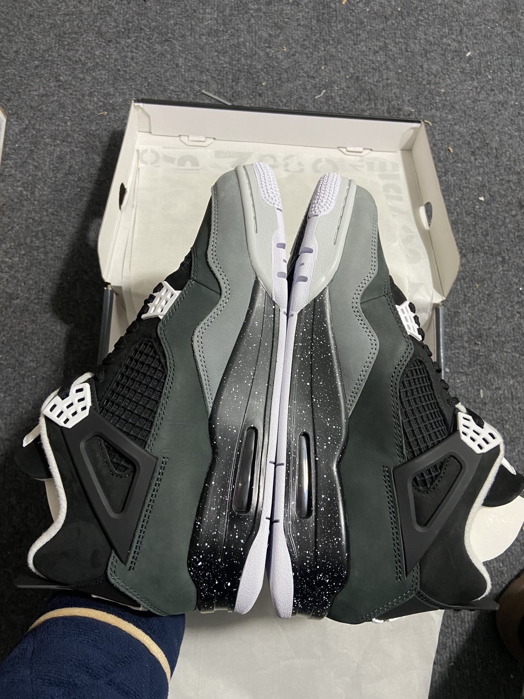 AJ4纯原 尺码:40-48.5纯原版出品-Air Jordan 4 Fear 恐惧 黑灰 FQ8138