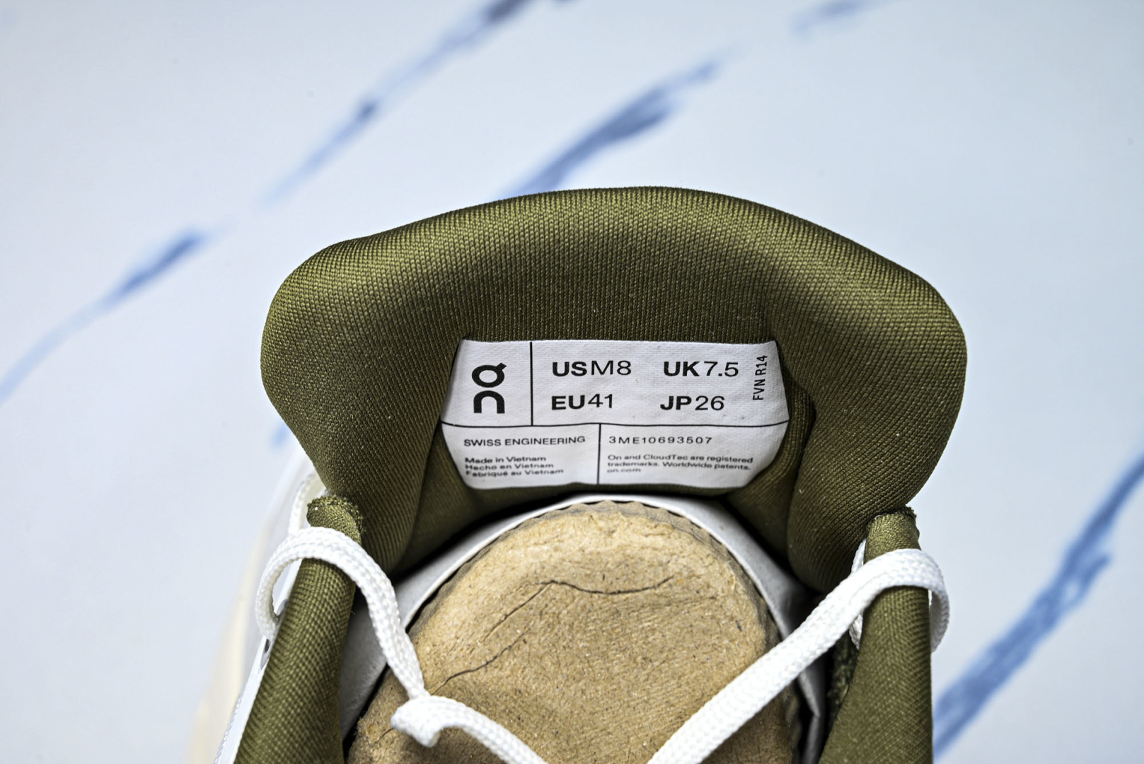 ON昂跑 尺码:36-46纯原出品-LOEWE x ON Cloudtilt 2.0 Running罗意