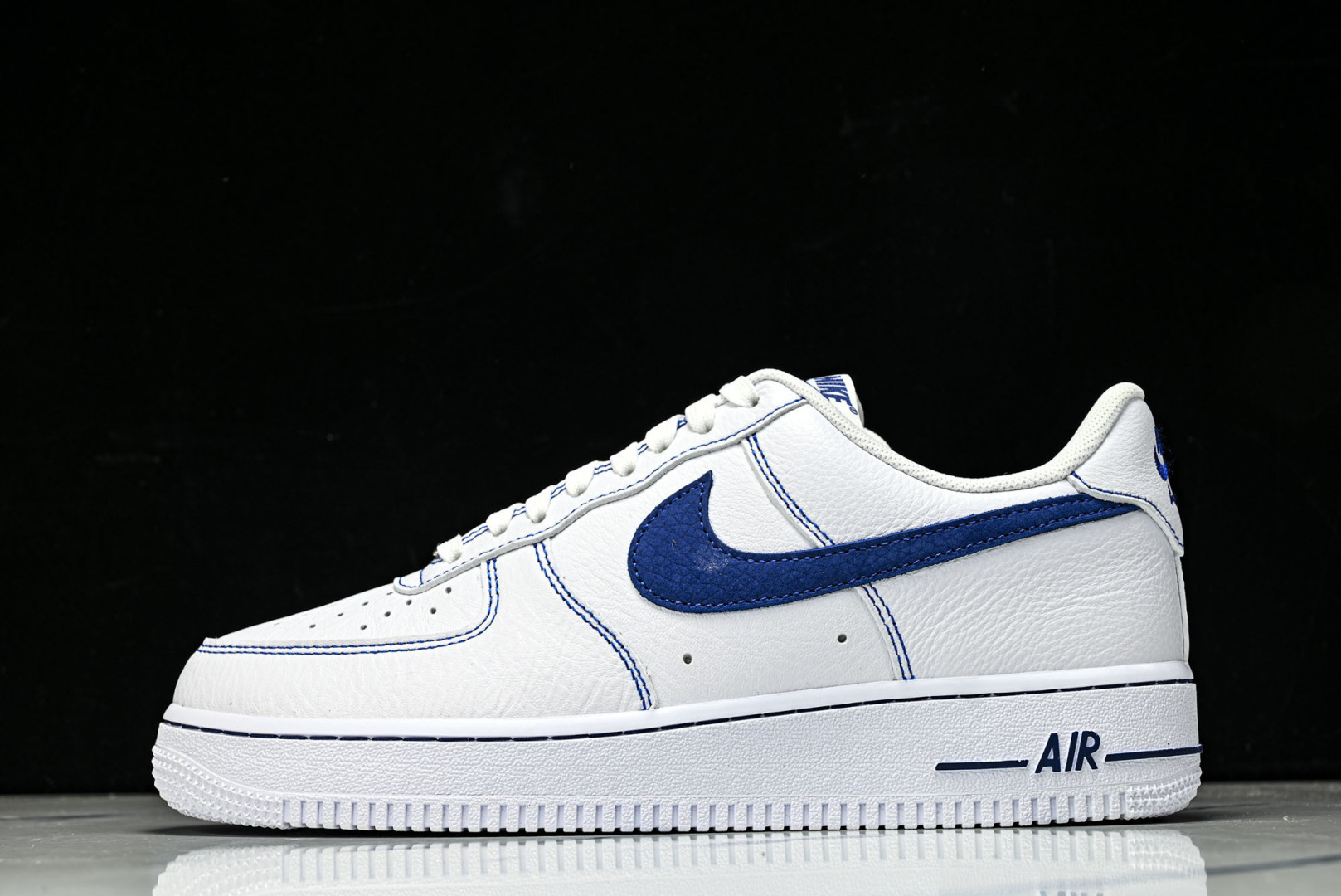 (MAX)NK Air Force 1'07 Low 空军一号低帮休闲板鞋 HQ2037-10035.5