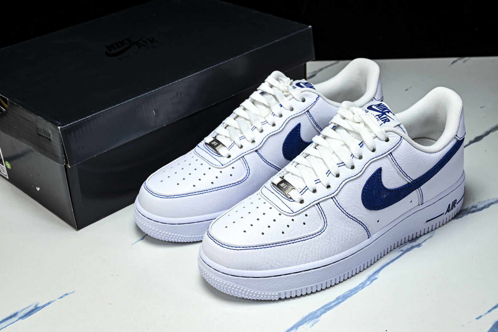 (MAX)NK Air Force 1'07 Low 空军一号低帮休闲板鞋 HQ2037-10035.5