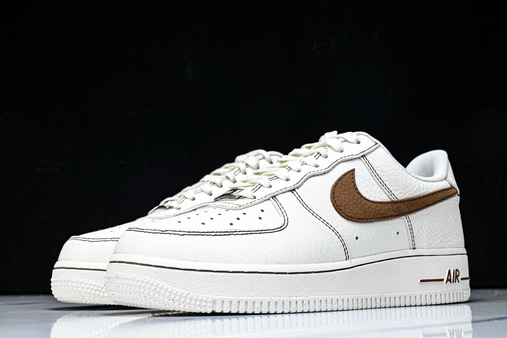 (MAX)NK Air Force 1'07 Low 空军一号低帮休闲板鞋 HQ2037-10135.5